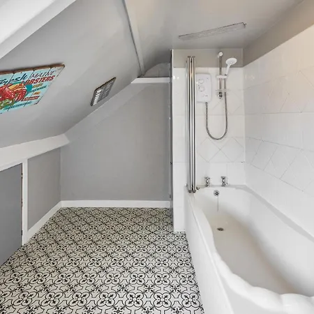 4 Glencoe Γουίτμπι